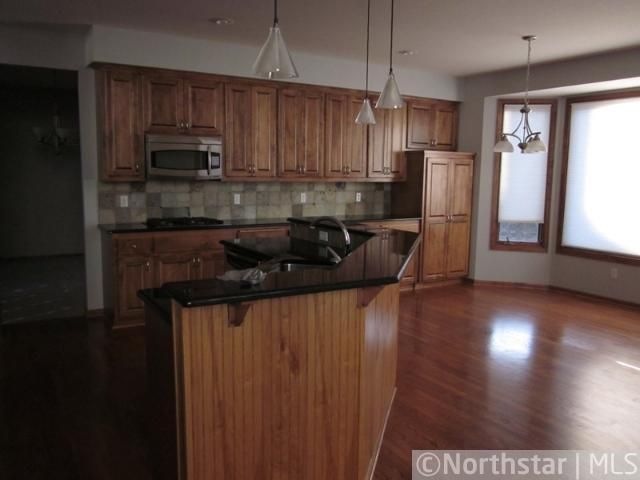 1520 Pinetree Trl, Eagan, MN 55122