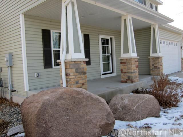 620 7th St N, Montrose, MN 55363