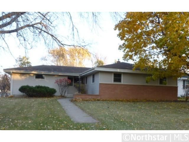 1007 Apgar St S, Shakopee, MN 55379