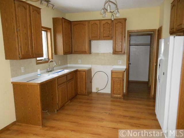 912 Crystal Lake Rd W, Burnsville, MN 55306