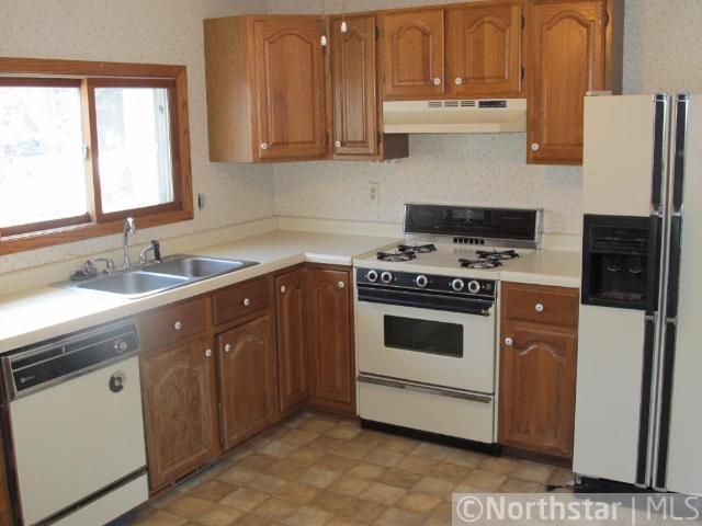 3155 Drury Ln, Mound, MN 55364
