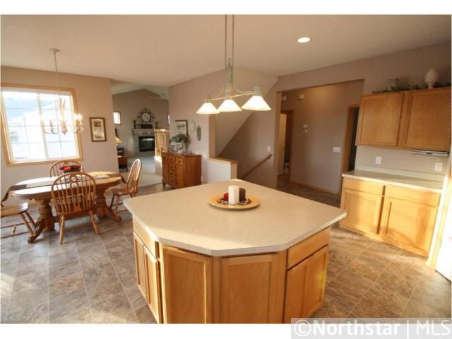 2462 Thrush St, Shakopee, MN 55379