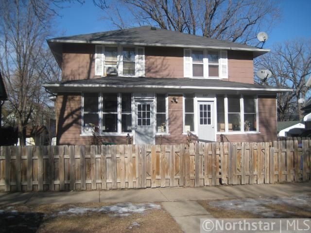 225 Baker St E, West Saint Paul, MN 55107