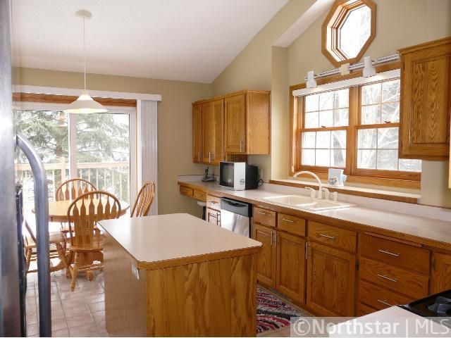 700 Stonebridge Cir, Eagan, MN 55123