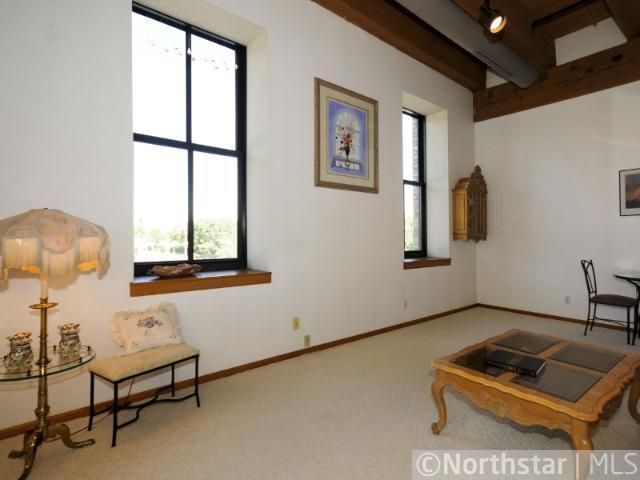 289 5th St E #312, Saint Paul, MN 55101