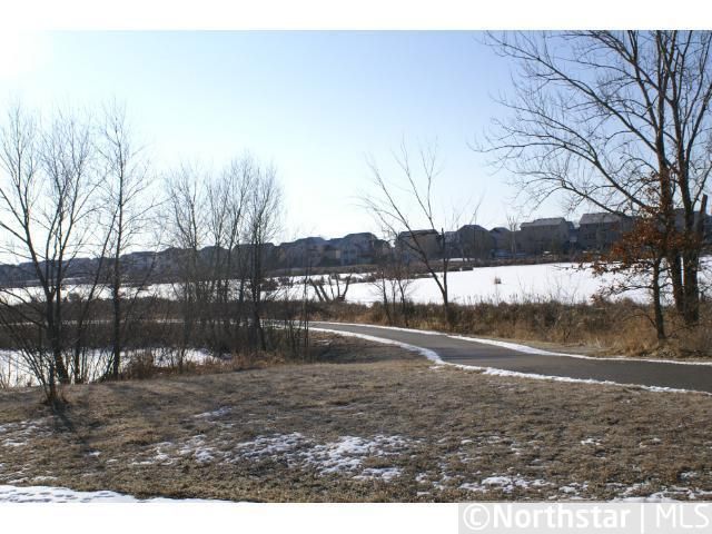 2817 Faulkner Dr, Chaska, MN 55318