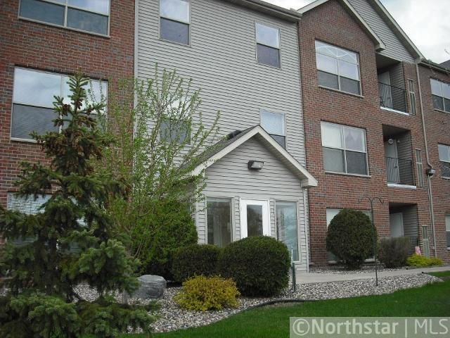 2496 County Road C2 W, Roseville, MN 55113