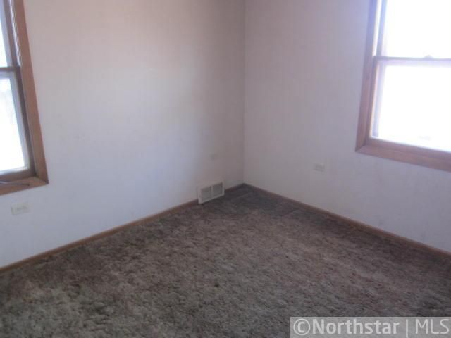 1173 Dale St N, Saint Paul, MN 55117