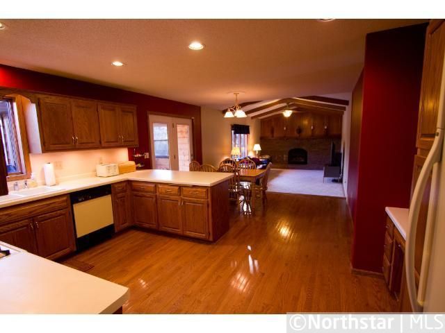 9467 83rd St S, Cottage Grove, MN 55016