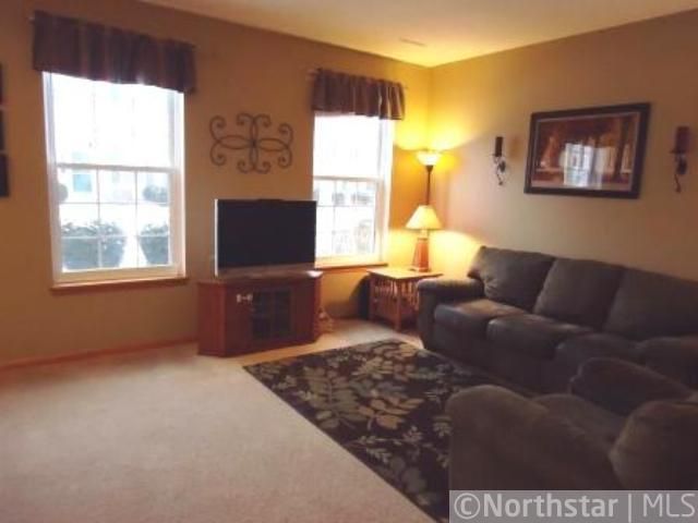 1589 Liberty Cir, Shakopee, MN 55379