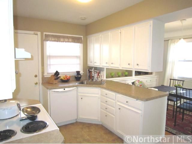 951 Fairview Ave S, Saint Paul, MN 55116