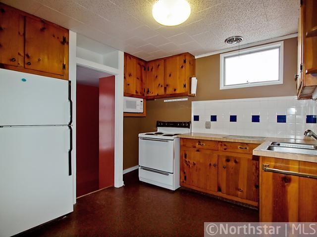 227 10th St E, Winona, MN 55987