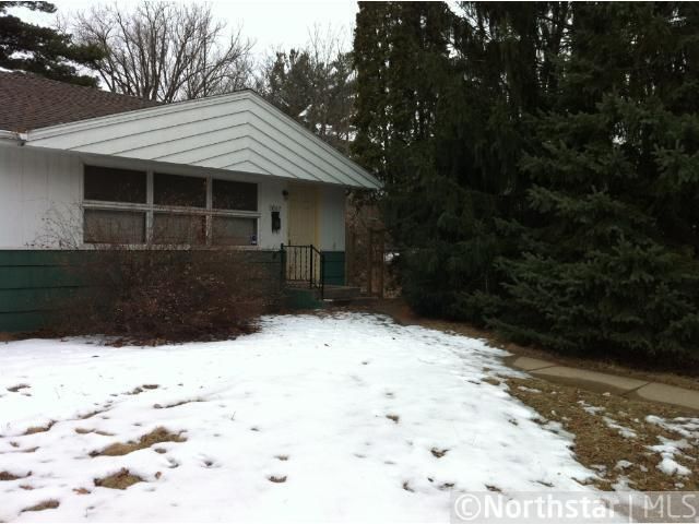 2082 Bush Ave E, Saint Paul, MN 55119