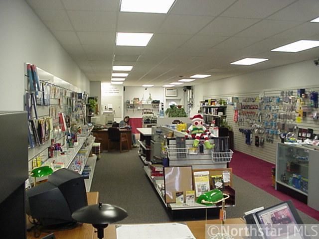 35 E Minnesota St, Le Center, MN 56057