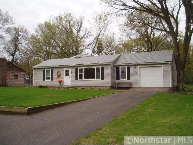 2592 Arbor Dr, White Bear Lake, MN 55110