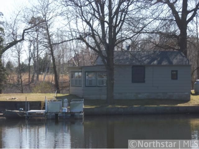 2112 Peninsula Dr, Mora, MN 55051