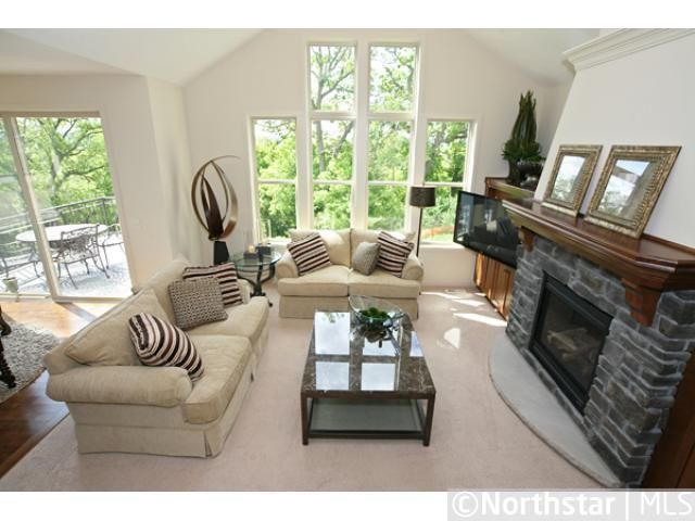 10761 Lyndale Bluffs Trl, Bloomington, MN 55420