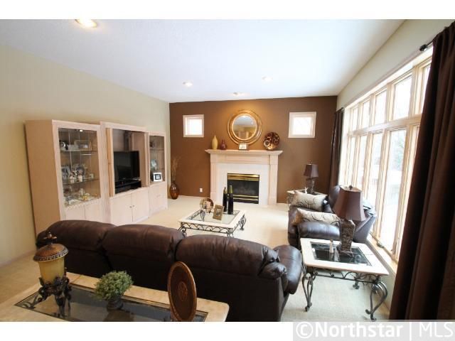 5895 Otter Ridge Cir, White Bear Lake, MN 55110