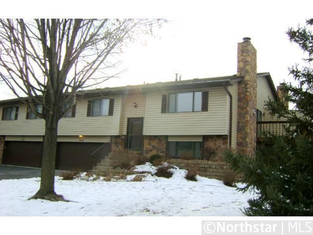 832 Martha Lake Ct, Shoreview, MN 55126