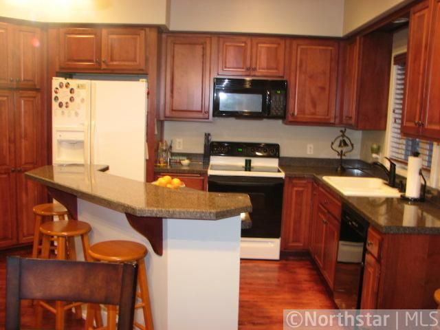 220 Andy Ave W, Winsted, MN 55395