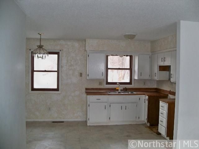 1 Pinto Ln SE, Isanti, MN 55040