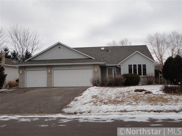 2920 Desoto St, Little Canada, MN 55117
