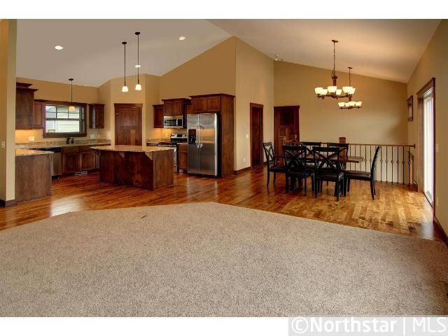 1987 Evergreen Ln, Shakopee, MN 55379