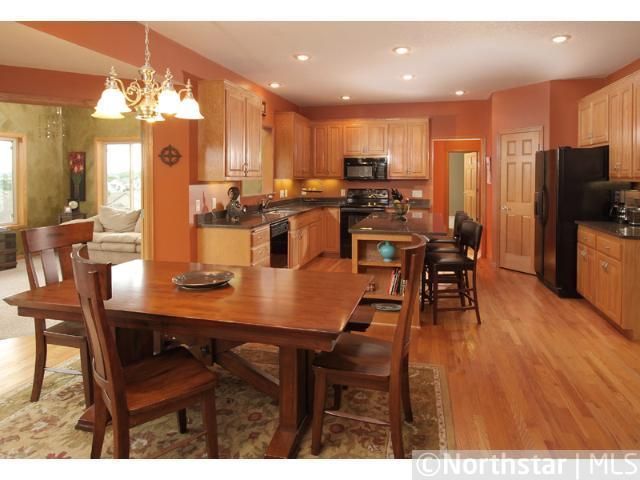 12494 Chesholm Ln, Eden Prairie, MN 55347