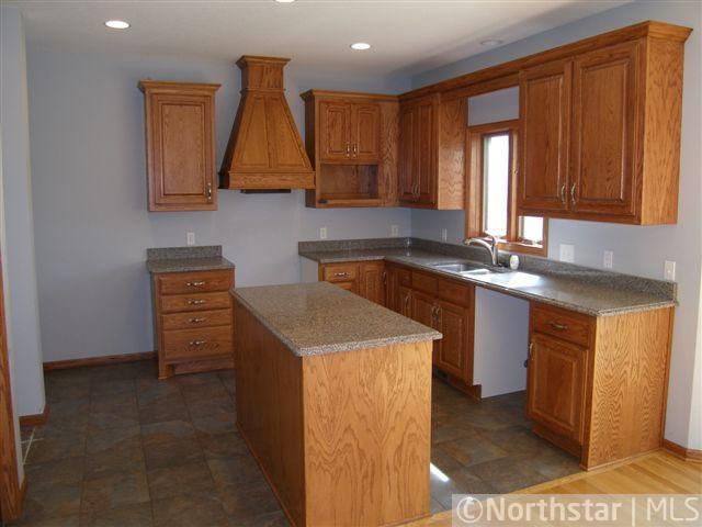 206 Nadeau Rd, Little Canada, MN 55117