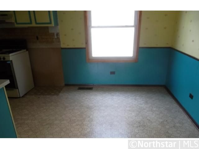 502 3rd Ave, Ellendale, MN 56026