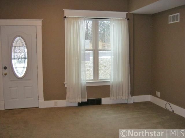 121 S Mill St, Kasota, MN 56050