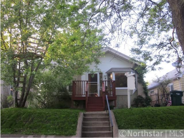 687 Cottage Ave E, Saint Paul, MN 55106