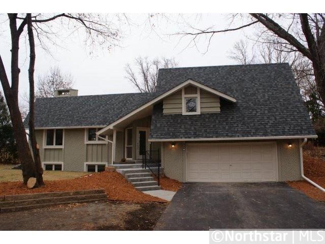 1445 N Danube Rd, Fridley, MN 55432