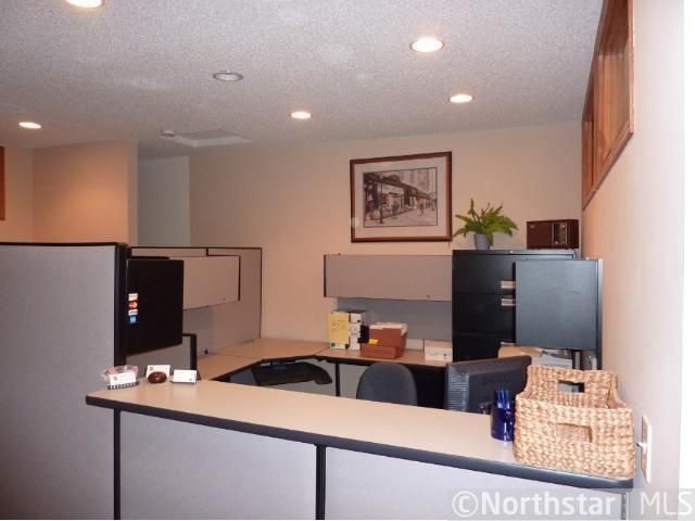 2589 Hamline Ave N #B, Roseville, MN 55113