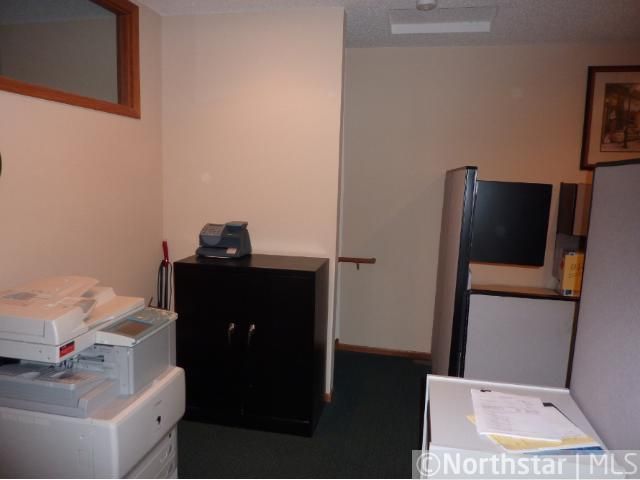 2589 Hamline Ave N #B, Roseville, MN 55113