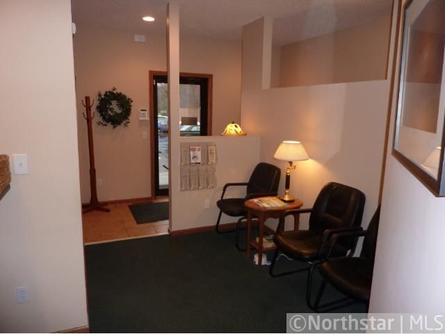 2589 Hamline Ave N #B, Roseville, MN 55113