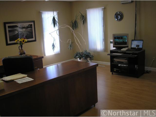 503 Cleveland St S, Cambridge, MN 55008