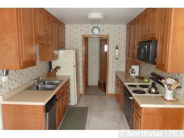350 Rose Ln, Little Canada, MN 55117