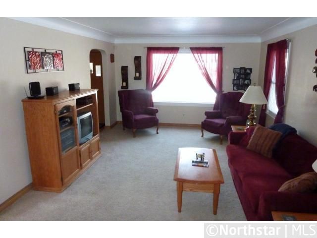 350 Rose Ln, Little Canada, MN 55117