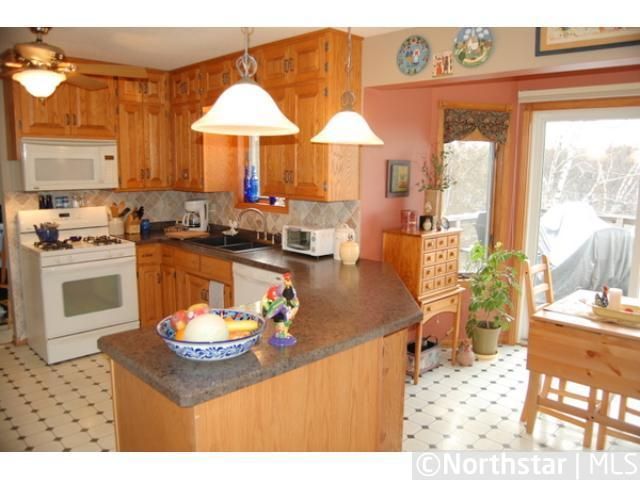 31152 Cedar Ridge Dr, Lindstrom, MN 55045