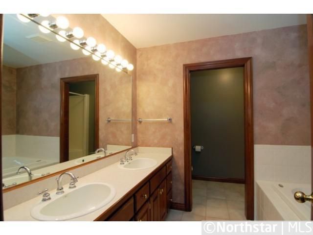 5123 Neal Ave S, Afton, MN 55001