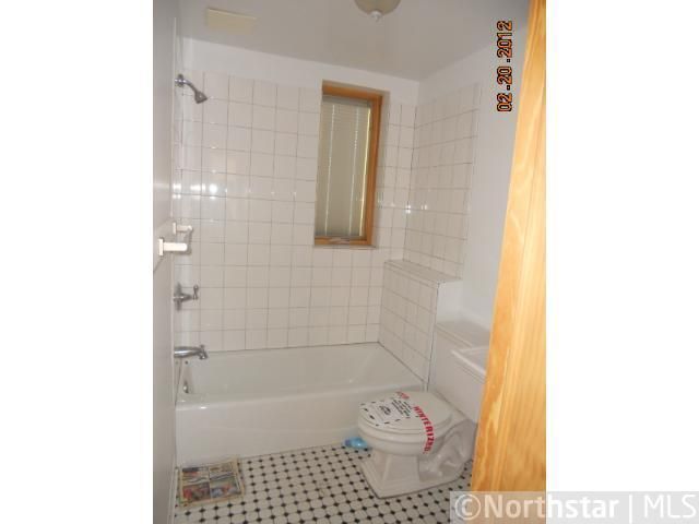 614 19th Ave NE, Minneapolis, MN 55418