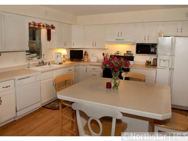 1308 Carlson Lake Ln, Eagan, MN 55123