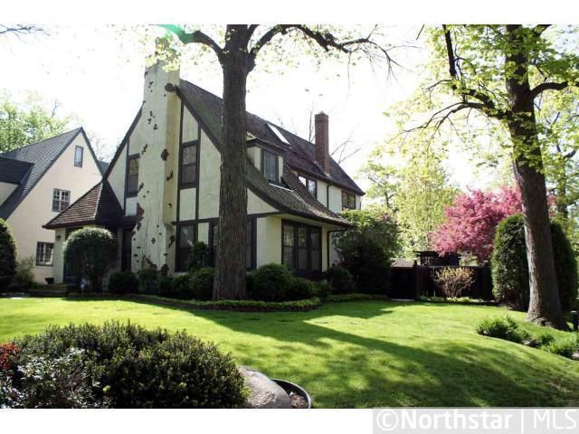 2200 St Clair Ave, Saint Paul, MN 55105