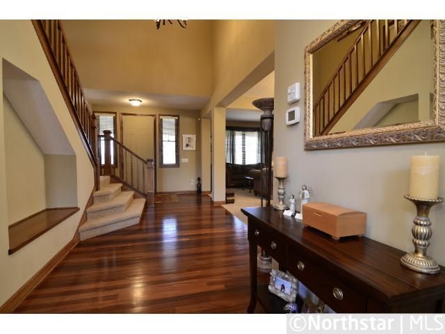 1860 Carriage Dr, Victoria, MN 55386