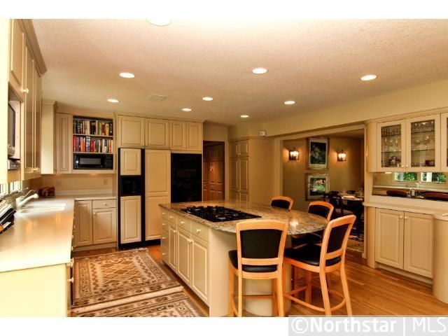 3230 Bohns Point Ln, Wayzata, MN 55391