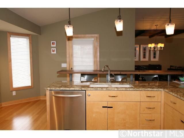 1271 Chokecherry Rd, Lino Lakes, MN 55014