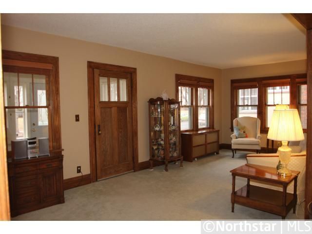 1947 Berkeley Ave, Saint Paul, MN 55105