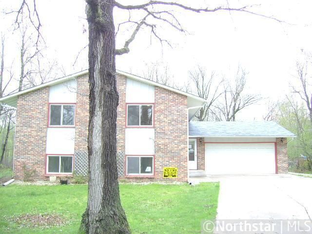 4854 263rd St, Wyoming, MN 55092