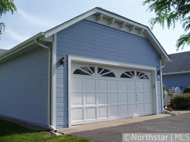 18 Oak Ridge Trl, Circle Pines, MN 55014